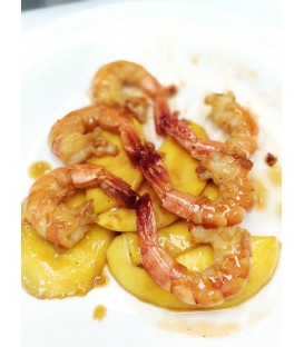 Crevettes bio au caramel whisky et tranches de mangue